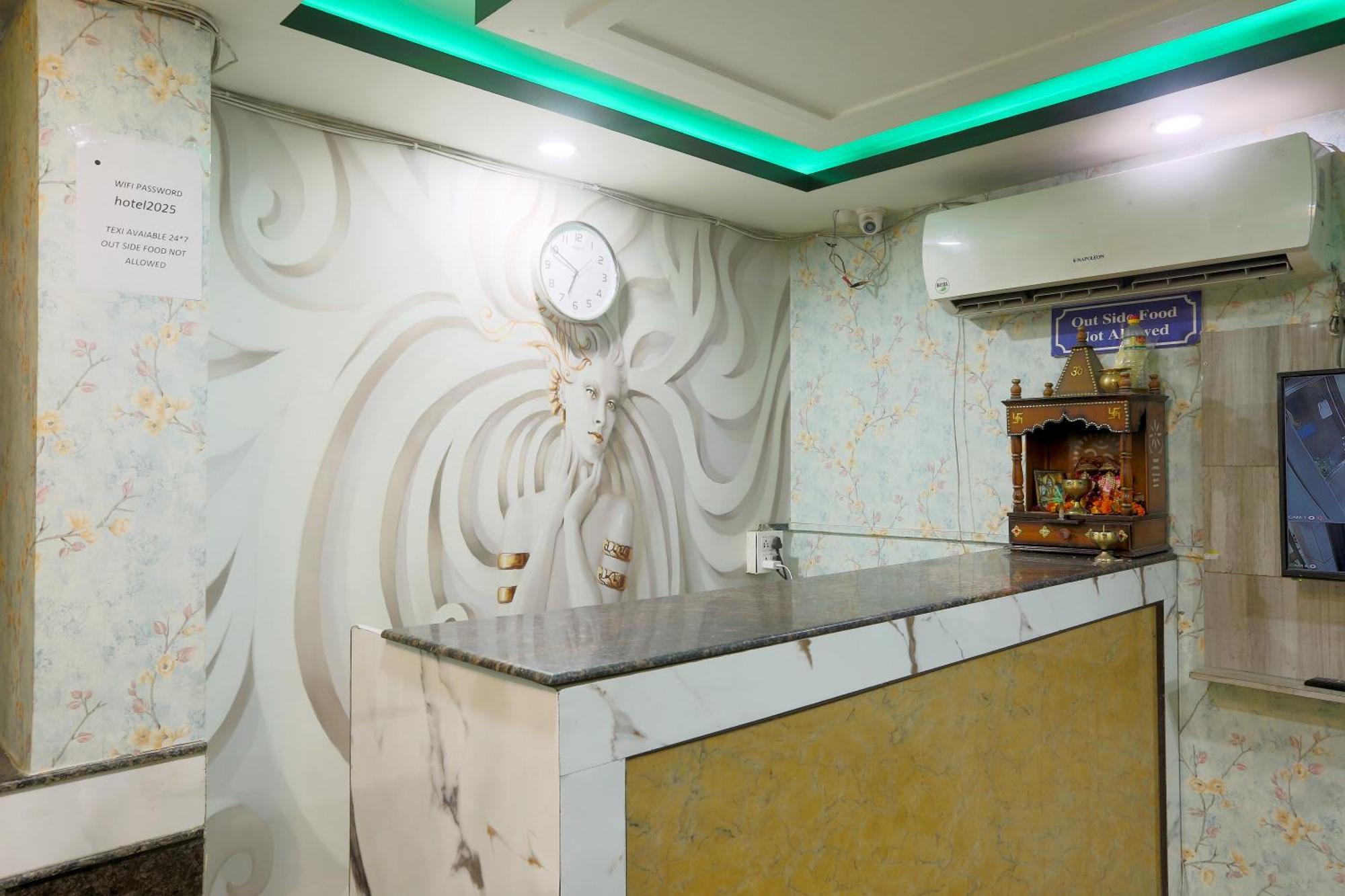 Hotel Triton Grand At Delhi Airport นิวเดลี ภายนอก รูปภาพ