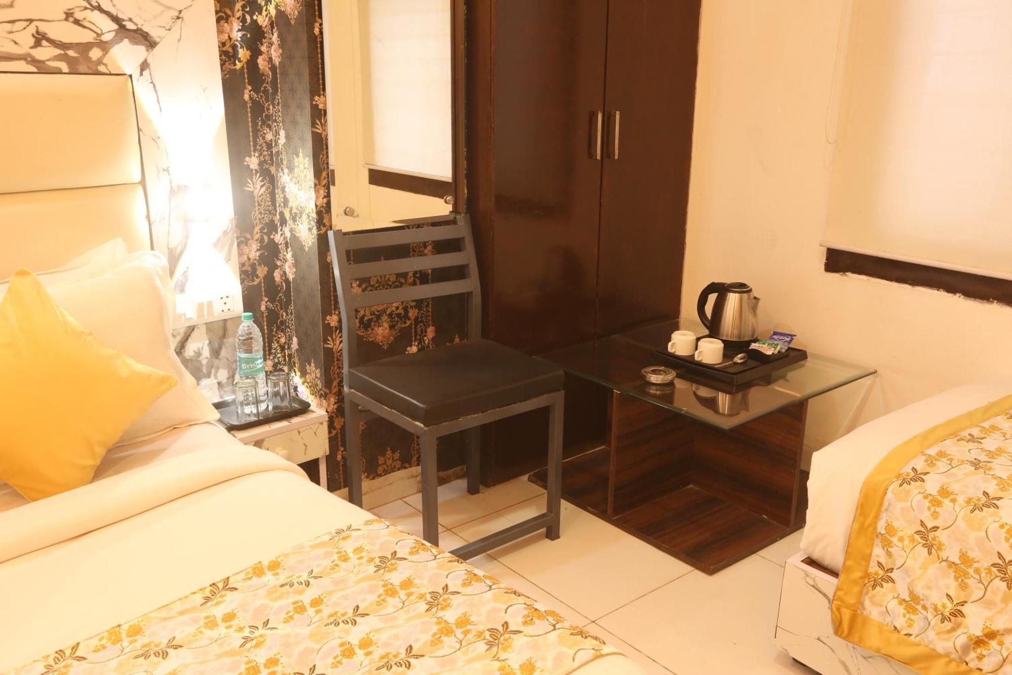 Hotel Triton Grand At Delhi Airport นิวเดลี ภายนอก รูปภาพ