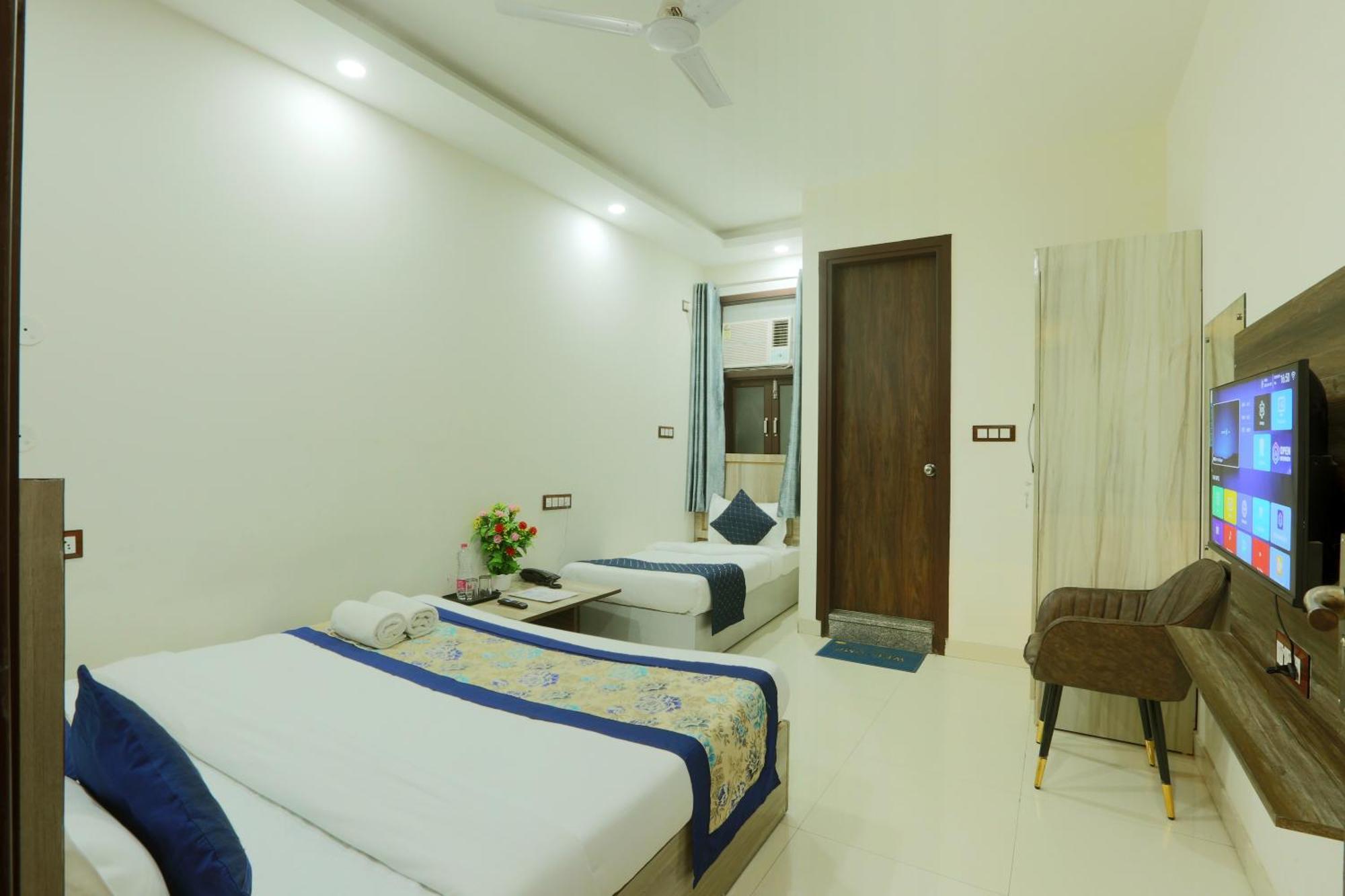 Hotel Triton Grand At Delhi Airport นิวเดลี ภายนอก รูปภาพ